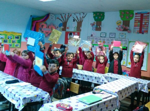 Espiye Süleyman Demirel İlköğretim okulu 4/C sınıfı öğrencileri tarafından 3/A sınıfı öğrencilerimize mektup geldi.